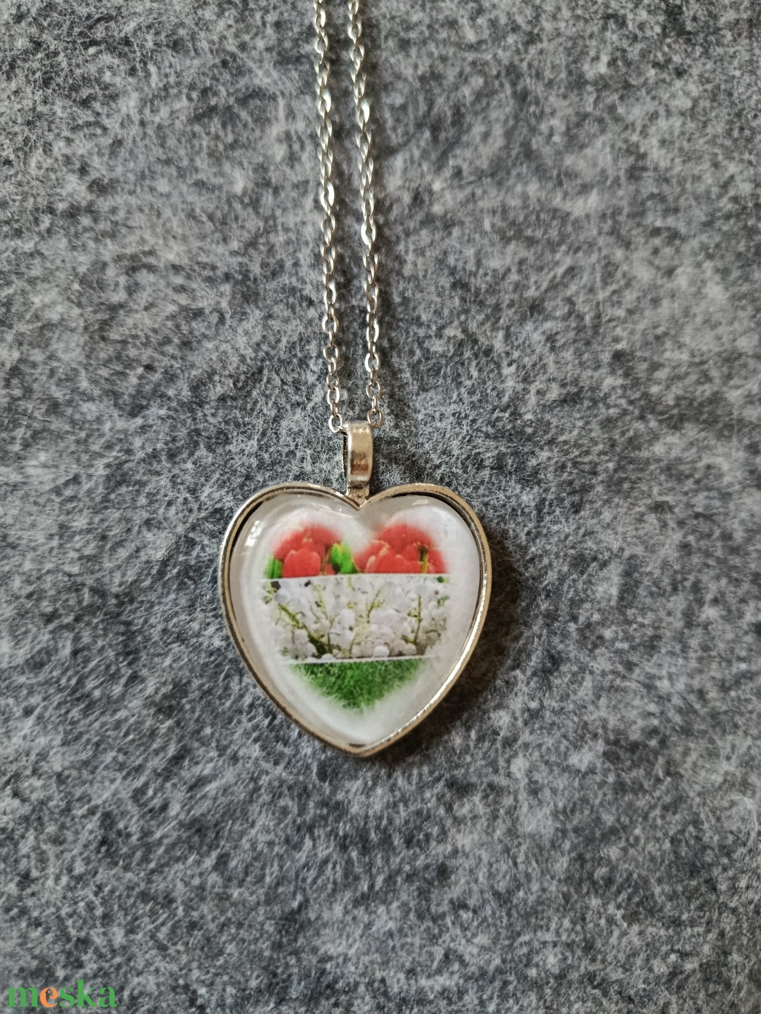 Üveg lencsés, orvosi acél nyaklánc népi motívummal  - ékszer - nyaklánc - medálos nyaklánc - Meska.hu