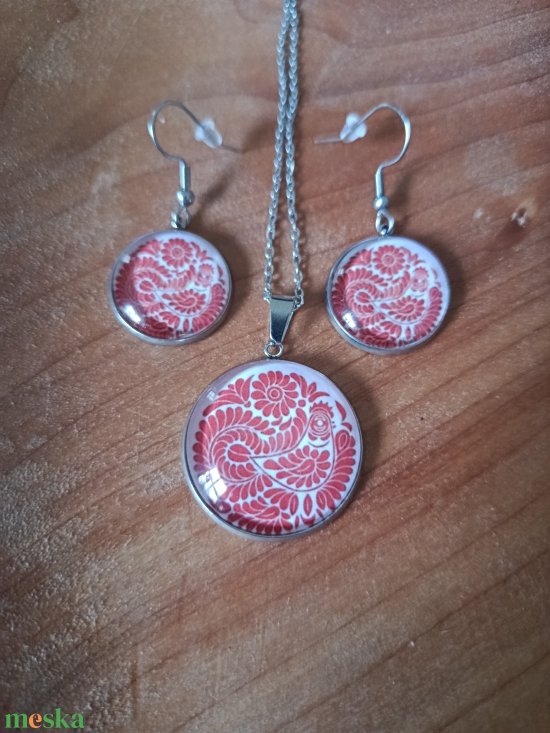 Üveg lencsés, orvosi acél nyaklánc és fülbevaló szett népi motívummal  - ékszer - nyaklánc - medálos nyaklánc - Meska.hu