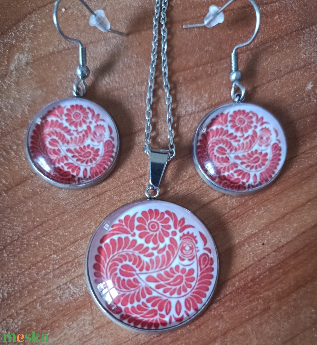 Üveg lencsés, orvosi acél nyaklánc és fülbevaló szett népi motívummal  - ékszer - nyaklánc - medálos nyaklánc - Meska.hu