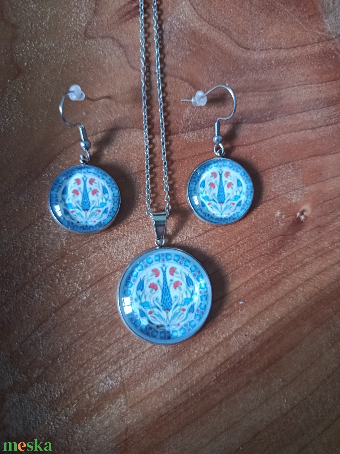 Üveg lencsés, orvosi acél nyaklánc és fülbevaló szett népi motívummal  - ékszer - nyaklánc - medálos nyaklánc - Meska.hu