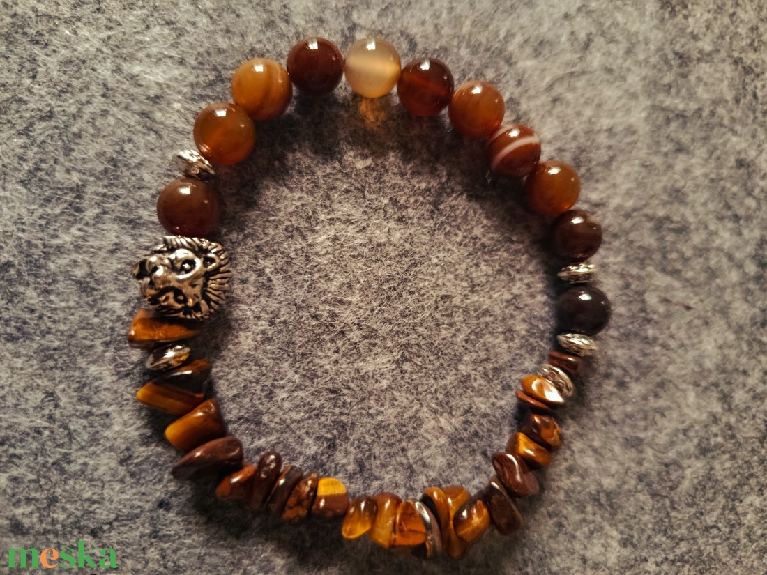 Karkötő tigris szem ásványból  oroszlánnal  - ékszer - karkötő - gyöngyös karkötő - Meska.hu