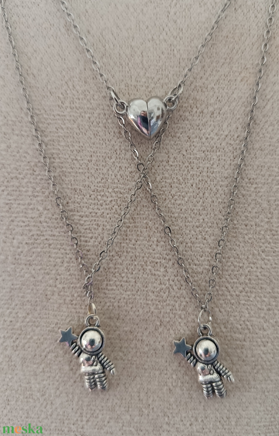 Szerelmes űrhajós nyaklánc  - ékszer - nyaklánc - medálos nyaklánc - Meska.hu