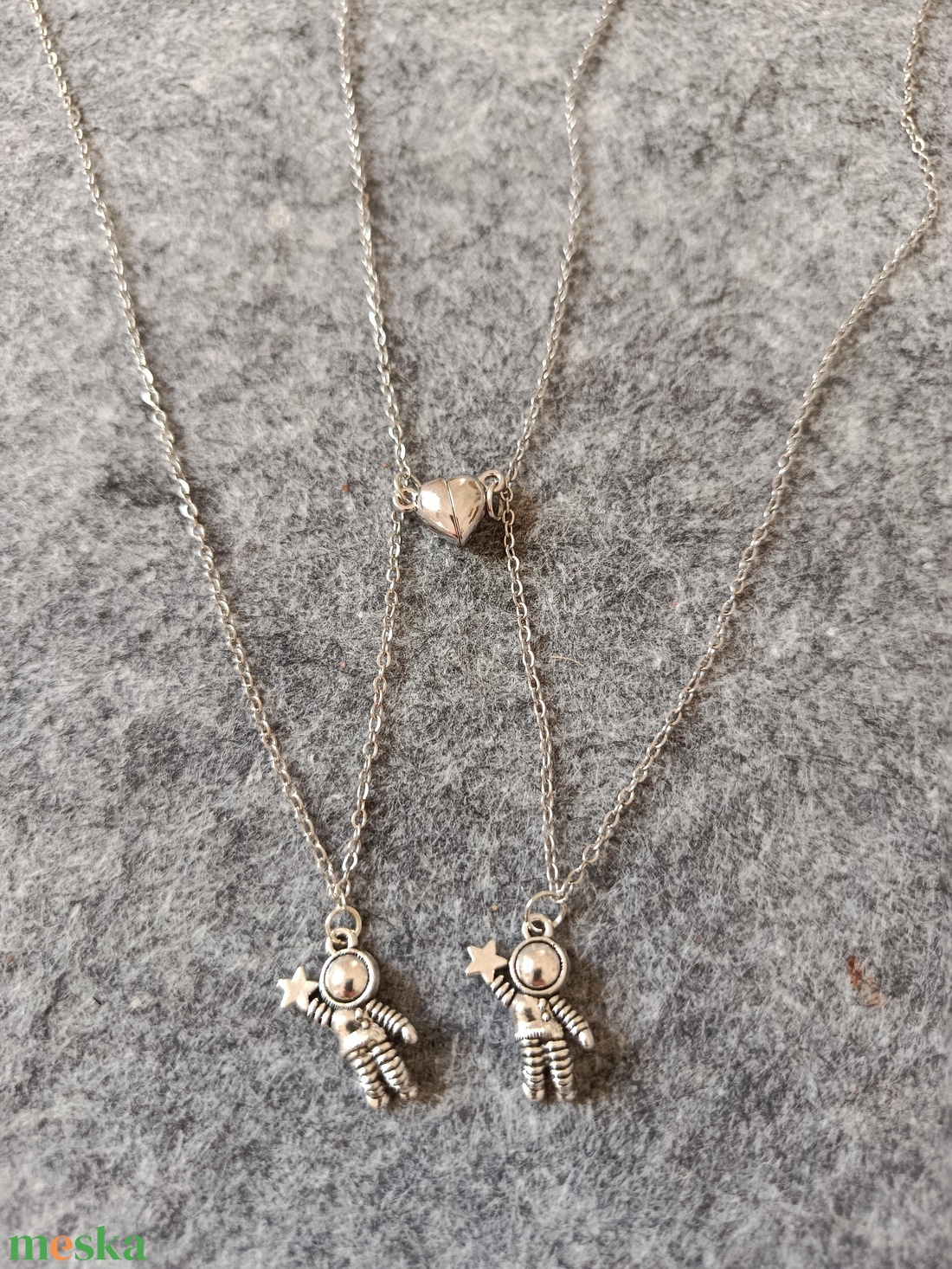 Szerelmes űrhajós nyaklánc  - ékszer - nyaklánc - medálos nyaklánc - Meska.hu