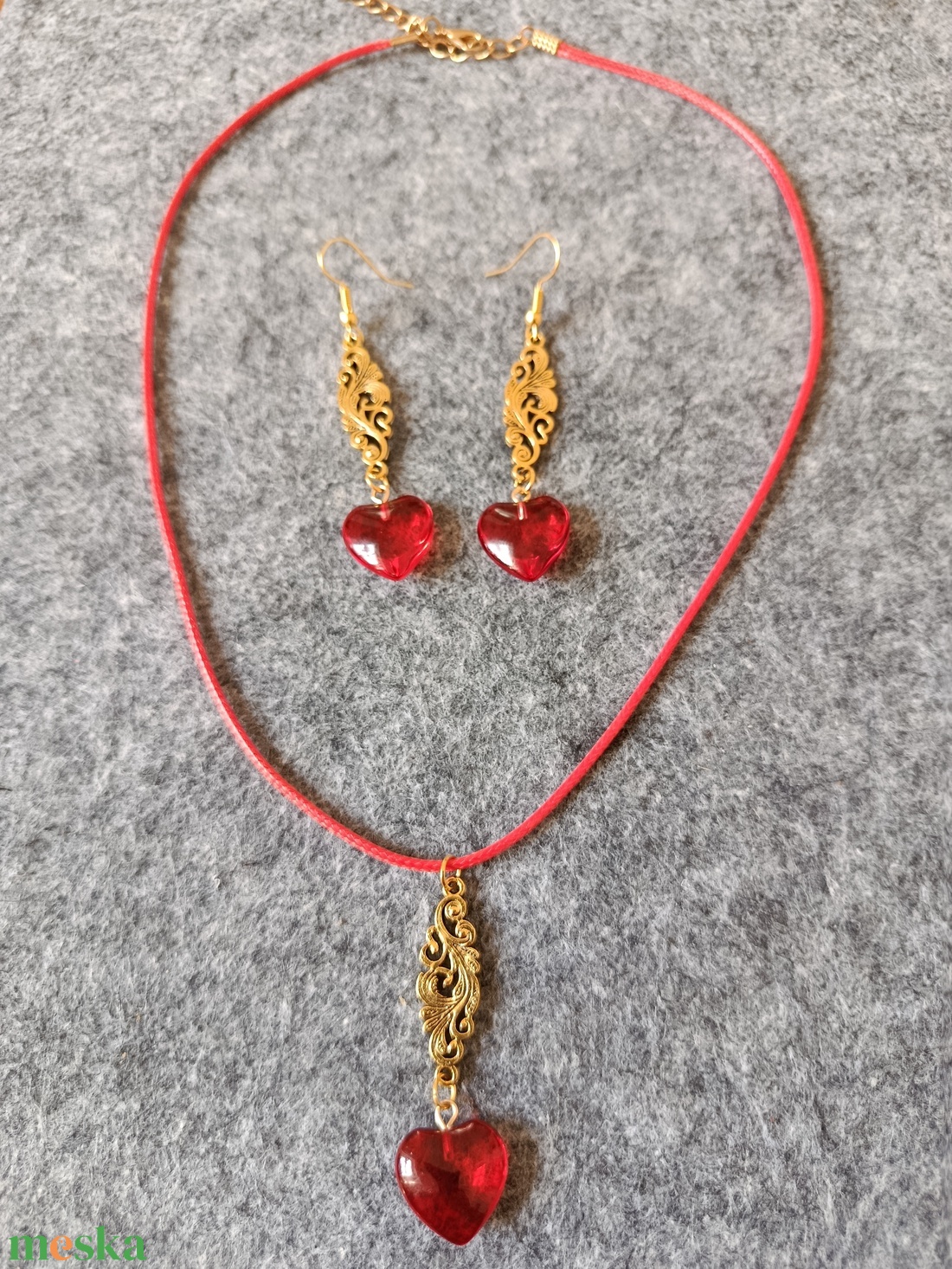 Szívecskés nyaklánc és fülbevaló szett  - ékszer - fülbevaló - lógó fülbevaló - Meska.hu
