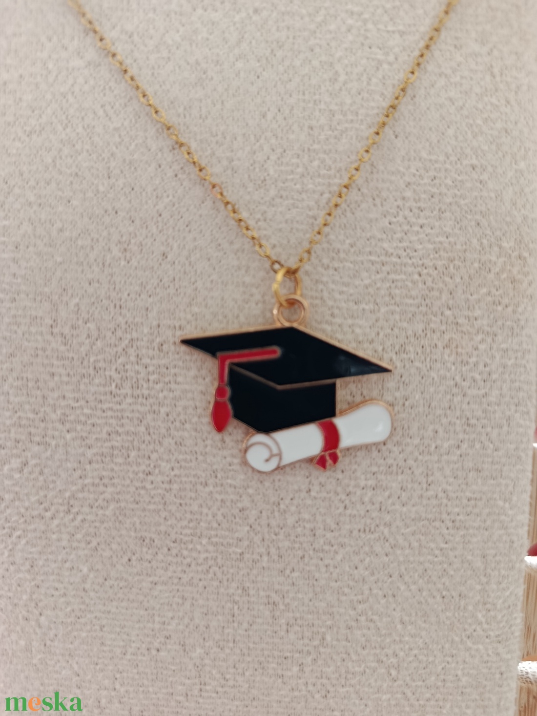 Diploma osztóra, érettségire nyaklánc és fülbevaló szett  - ékszer - fülbevaló - lógó fülbevaló - Meska.hu