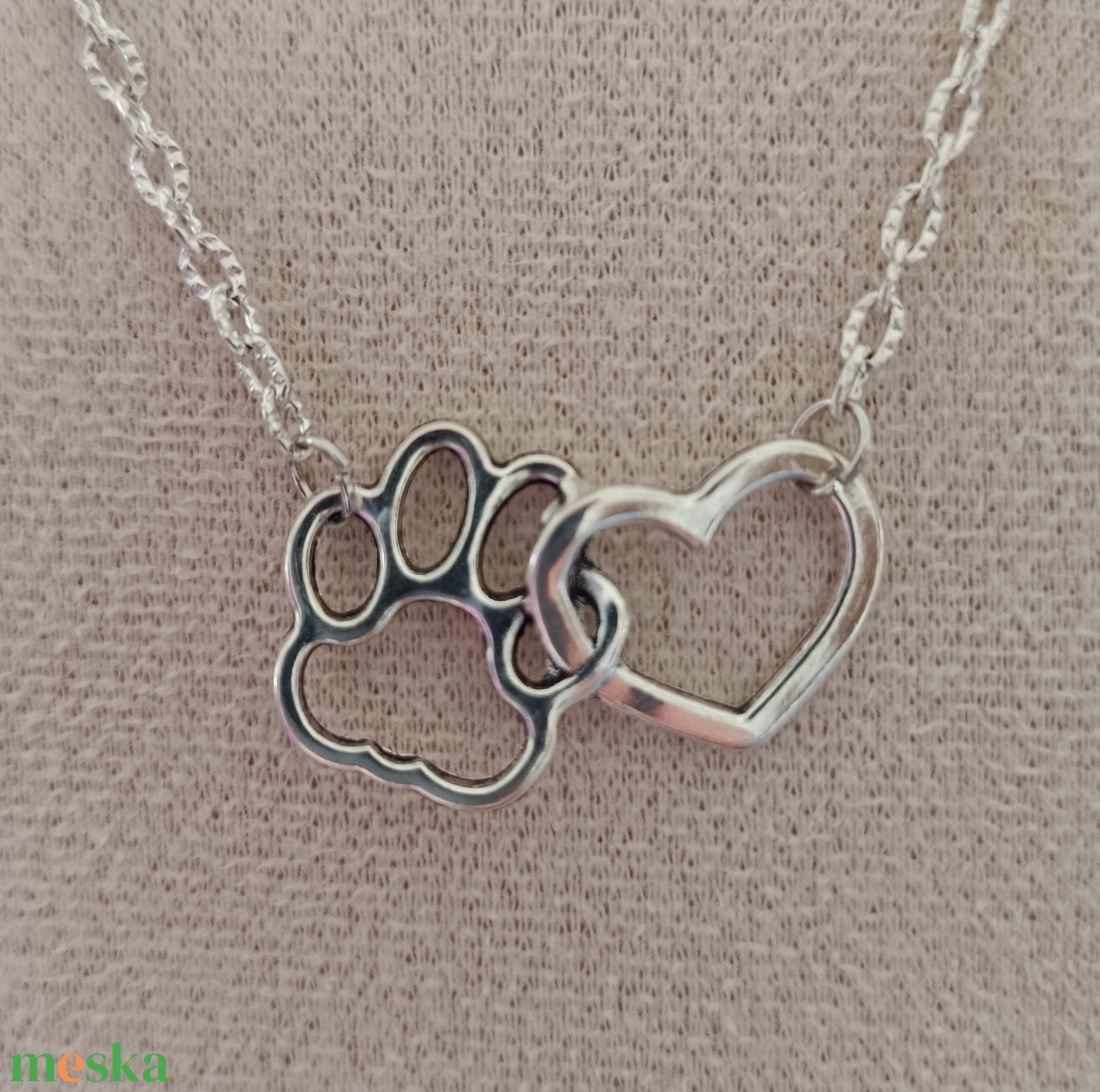 Tappancsos szívecskés nyaklánc  - ékszer - nyaklánc - medálos nyaklánc - Meska.hu
