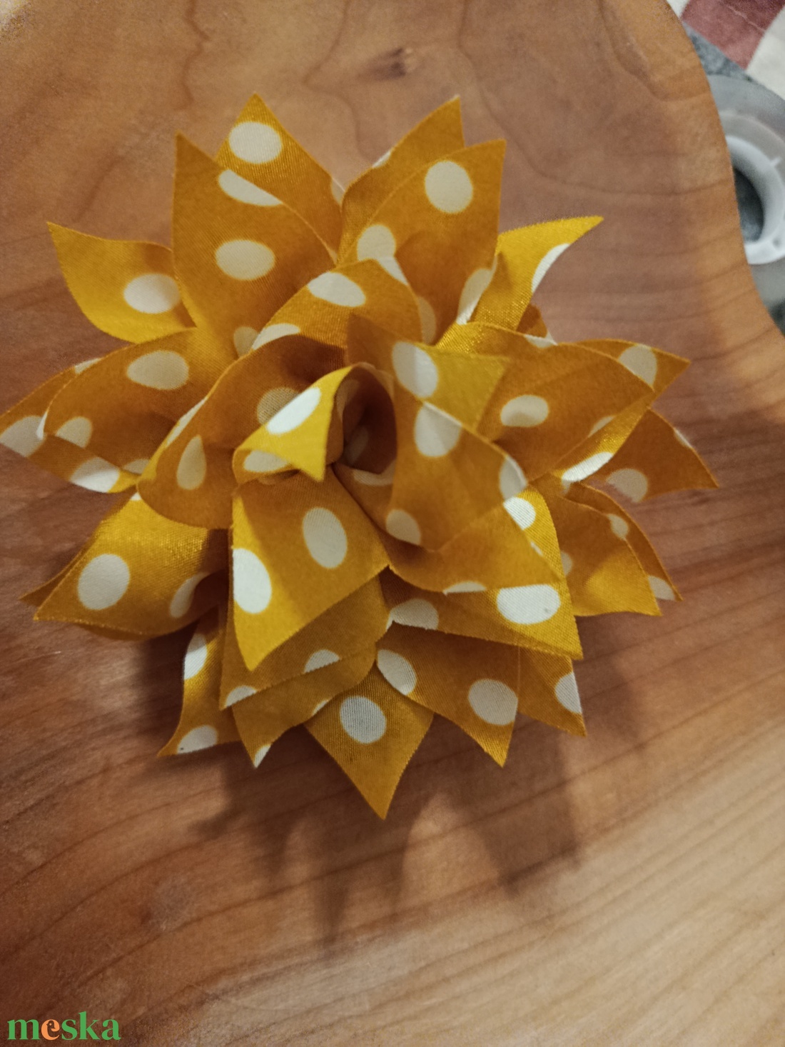 Napraforgós kitűző  - ékszer - kitűző és bross - Meska.hu