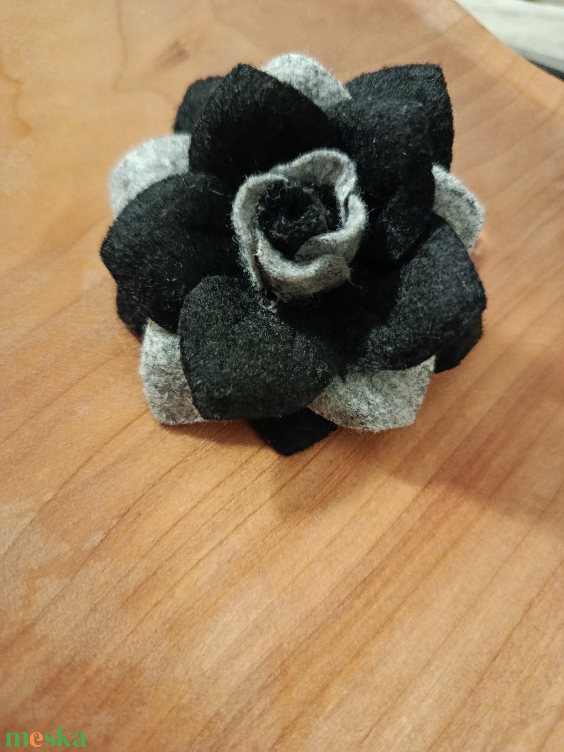 Rózsa kitűző  - ékszer - kitűző és bross - Meska.hu