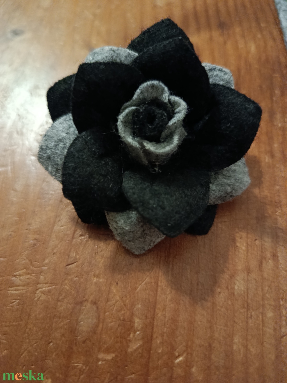 Rózsa kitűző  - ékszer - kitűző és bross - Meska.hu