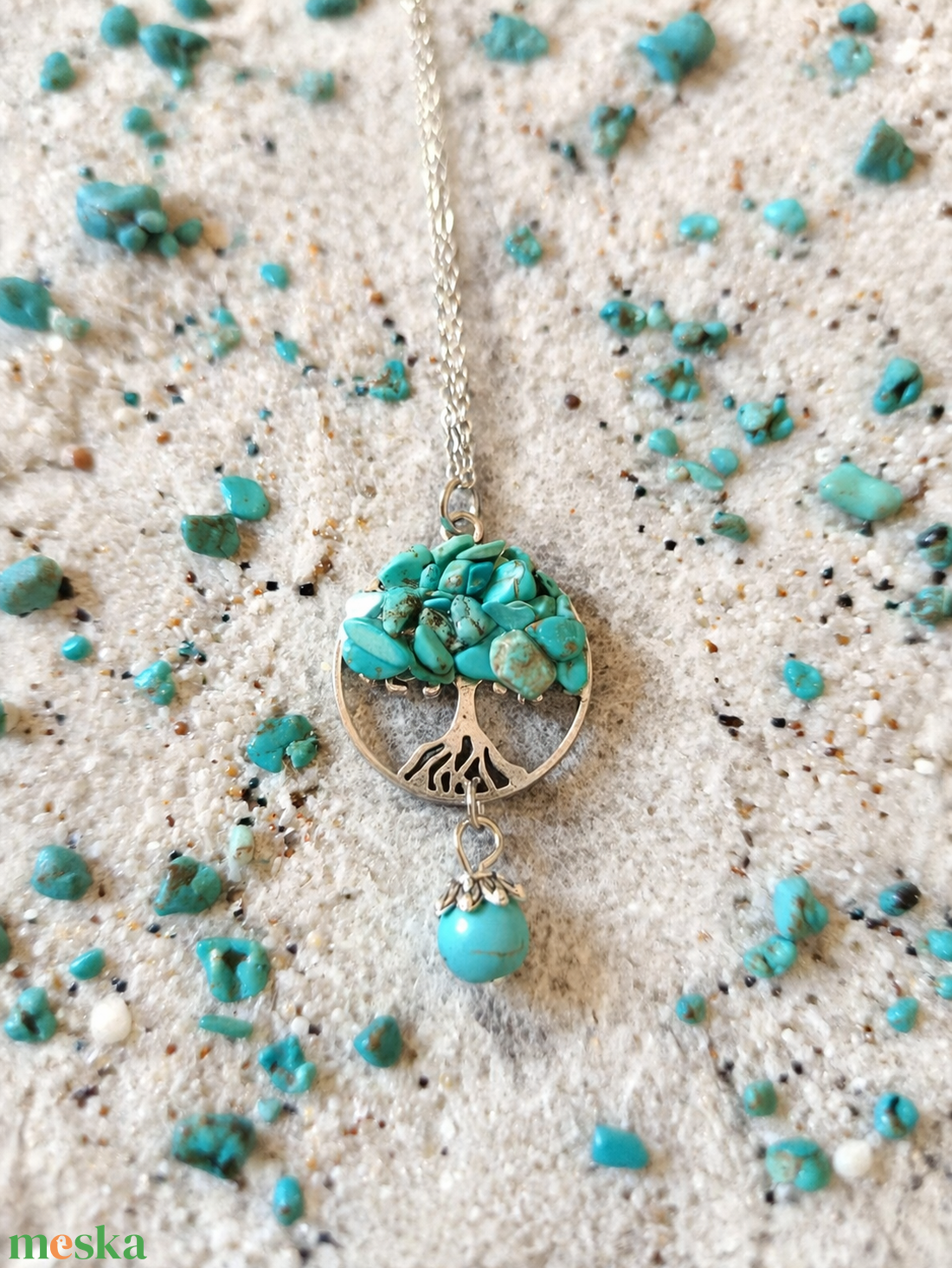 Életfa medál howlit türkiz ásvánnyal orvosi acél lánccal  - ékszer - nyaklánc - medálos nyaklánc - Meska.hu