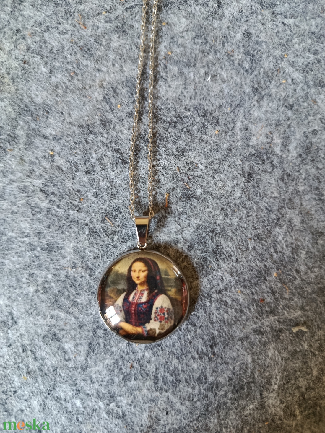 Üveg lencsés, orvosi acél nyaklánc Mona Lisa motívummal  - ékszer - nyaklánc - medálos nyaklánc - Meska.hu