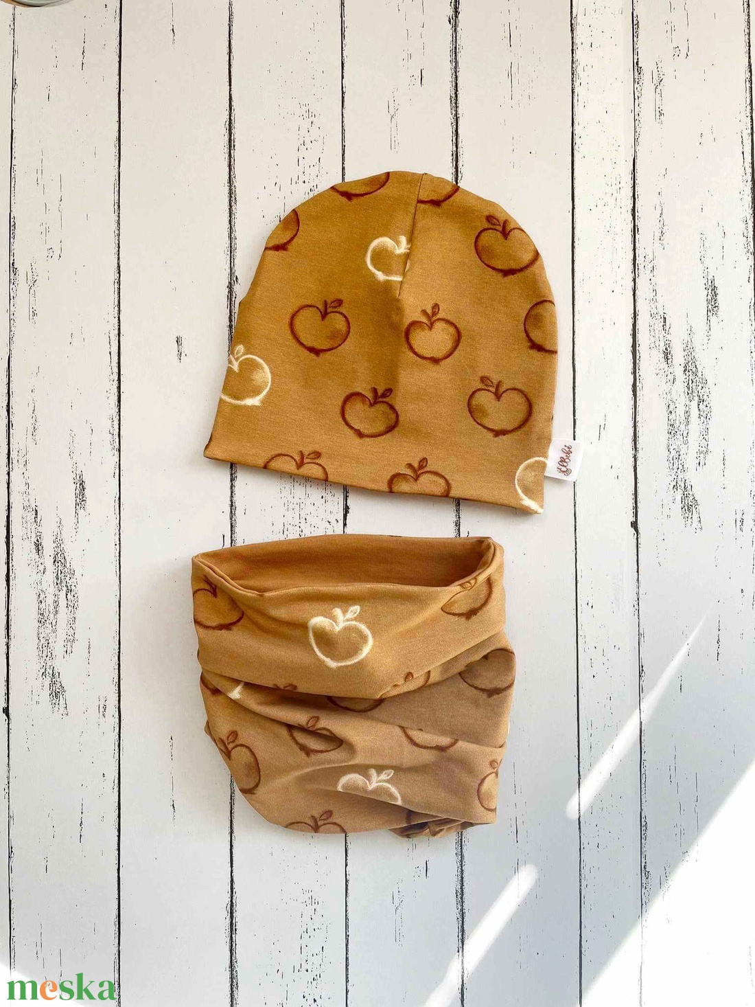 Almás sapka-sál szett (48-50 cm) - ruha & divat - babaruha & gyerekruha - babasapka - Meska.hu Almás sapka-sál szett (48-50 cm) - ruha & divat - babaruha & gyerekruha - babasapka - Meska.hu