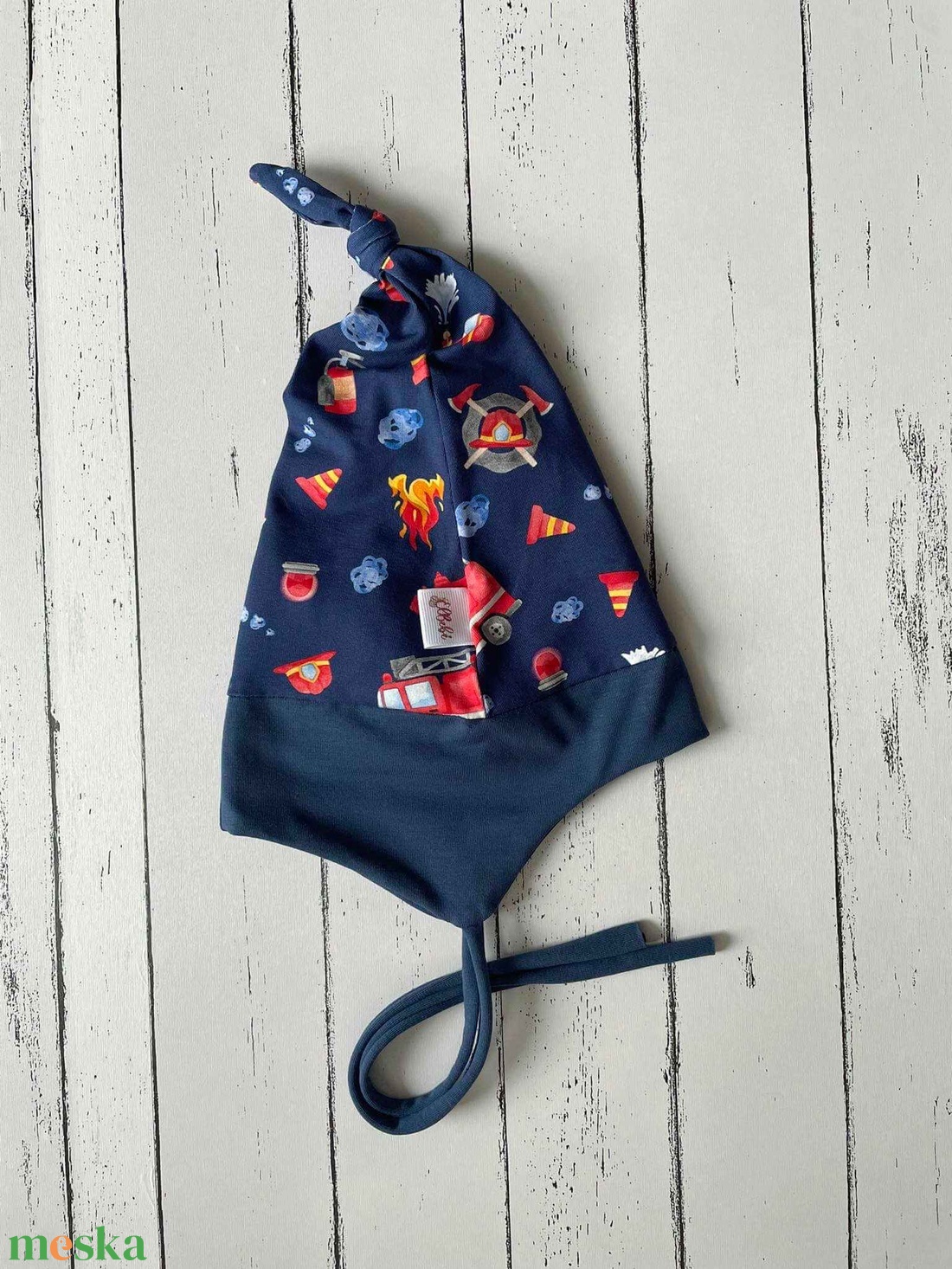 Tűzoltós fülvédős sapka (47-48 cm) - ruha & divat - babaruha & gyerekruha - babasapka - Meska.hu