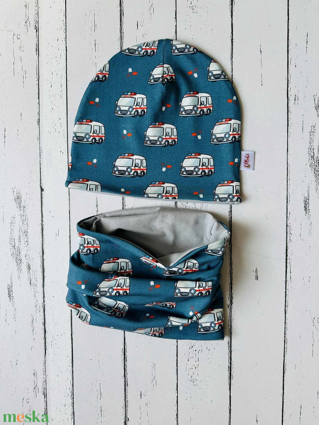 Mentőautós sapka-sál szett (50-52) - ruha & divat - sál, sapka, kendő - sapka & sál szett - Meska.hu
