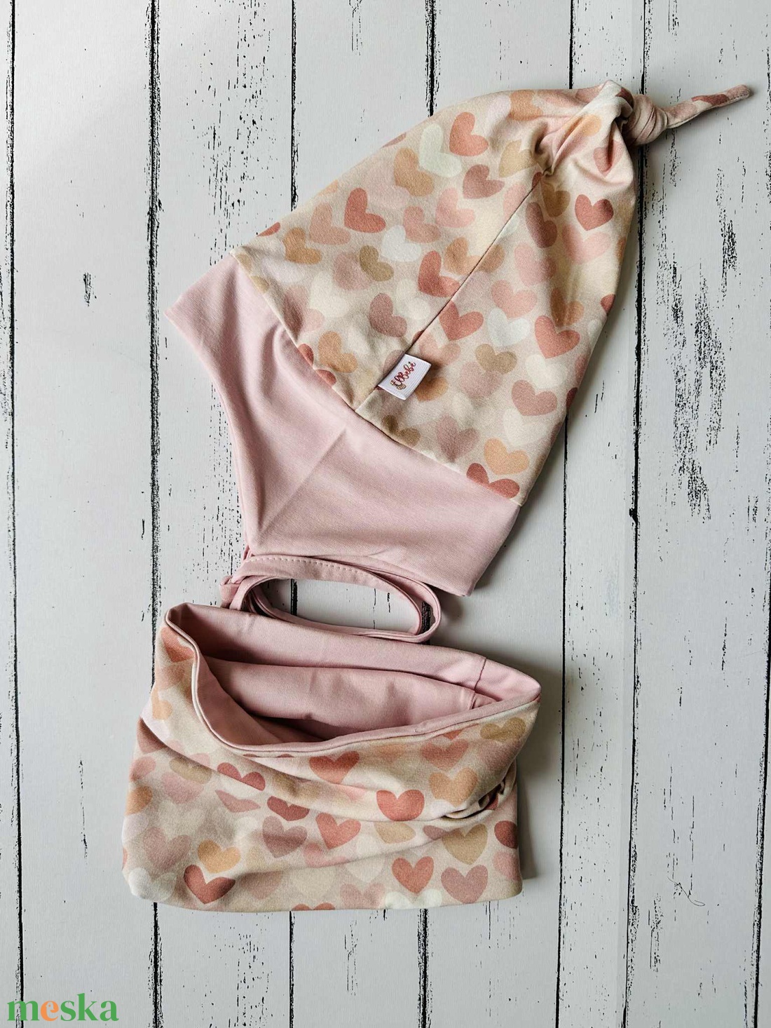 Szivecskés sapka-sál szett (47-48 cm) - baba - mama - babaruházat - babasapka - Meska.hu