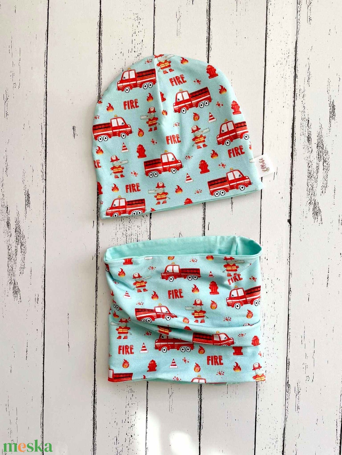 Tűzoltóautós sapka-sál szett (48-50 cm) - baba - mama - babaruházat - babasapka - Meska.hu