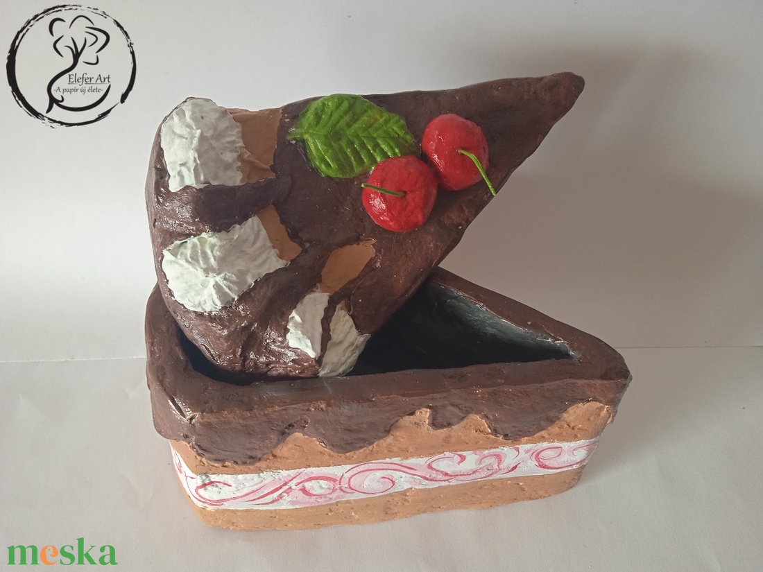 Papírmasé meggyes csokis tortaszelet  Levehető tetős - otthon & lakás - dekoráció - asztal és polc dekoráció - díszdoboz - Meska.hu