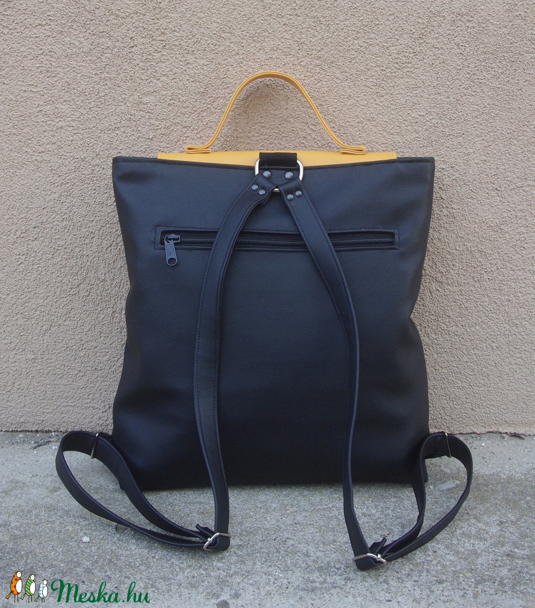 Okker és fekete -  - Meska.hu