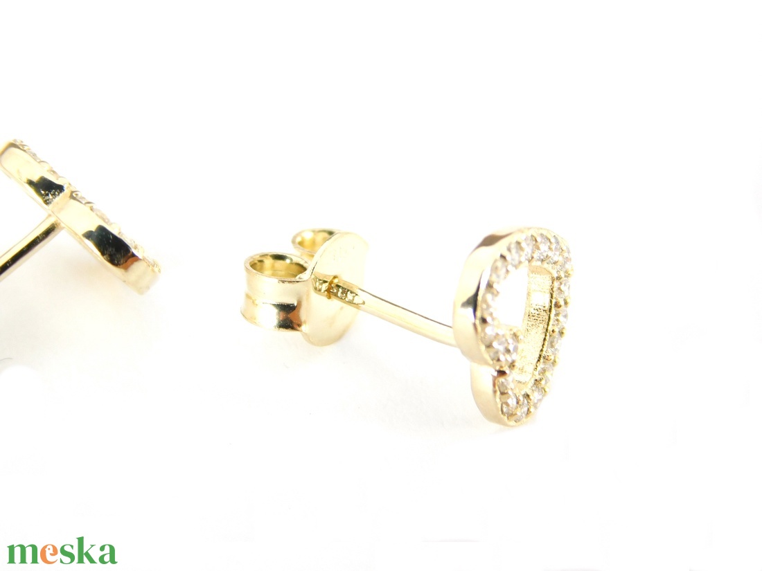 Brill 14 K Arany Szív Fülbevalók Gyémántokkal 0.20 Ct - ékszer - fülbevaló - pötty fülbevaló - Meska.hu Brill 14 K Arany Szív Fülbevalók Gyémántokkal 0.20 Ct - ékszer - fülbevaló - pötty fülbevaló - Meska.hu