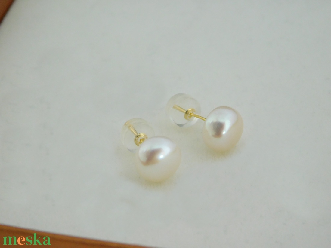 18 K Arany Gyöngy Fülbevalók - Fehér Gyöngyökkel - ékszer - fülbevaló - pötty fülbevaló - Meska.hu