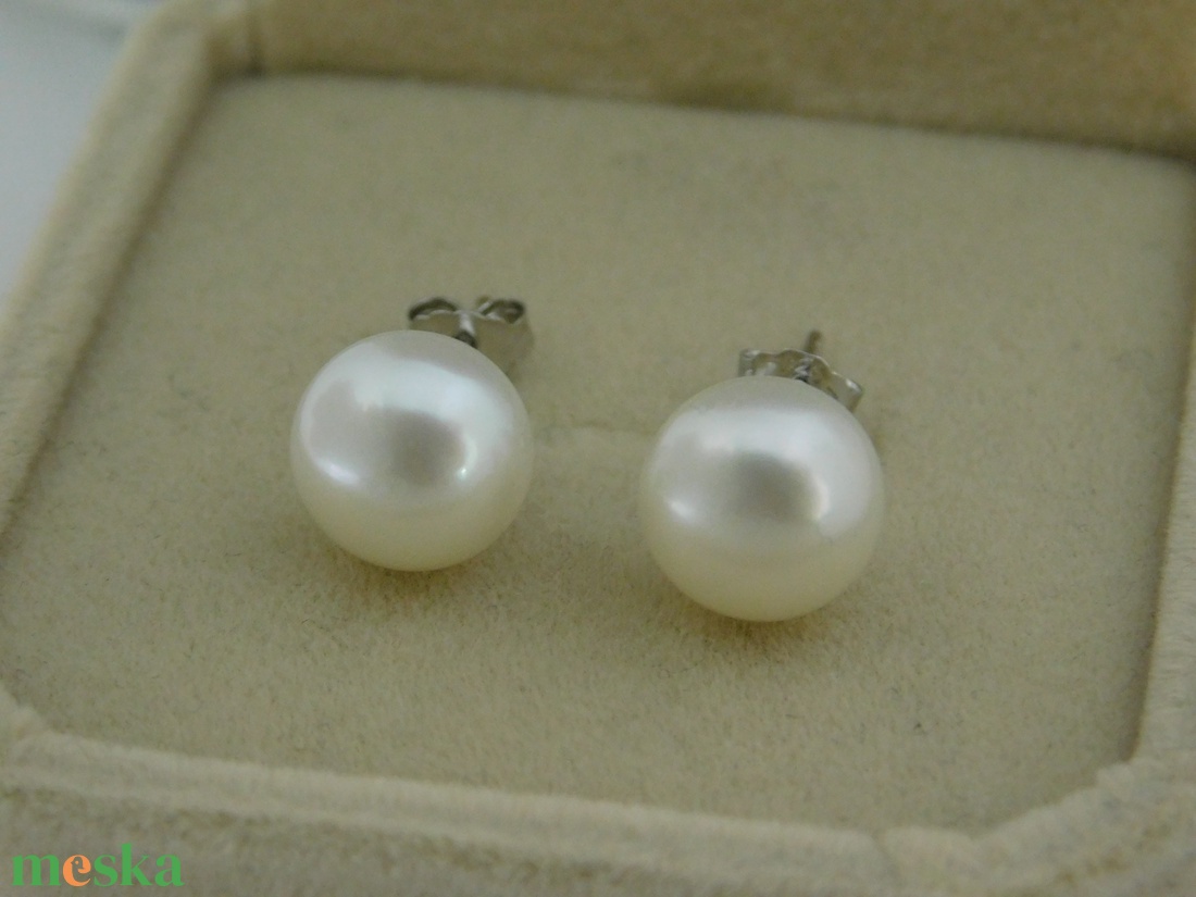 Gyöngy Ezüst 925 Fülbevalók 9 mm-es Fehér Gyöngyökkel - ékszer - fülbevaló - pötty fülbevaló - Meska.hu