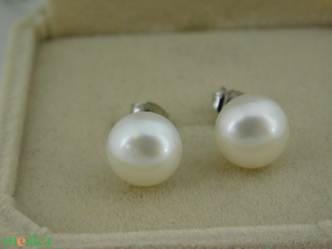 Gyöngy Ezüst 925 Fülbevalók 9 mm-es Fehér Gyöngyökkel - ékszer - fülbevaló - pötty fülbevaló - Meska.hu