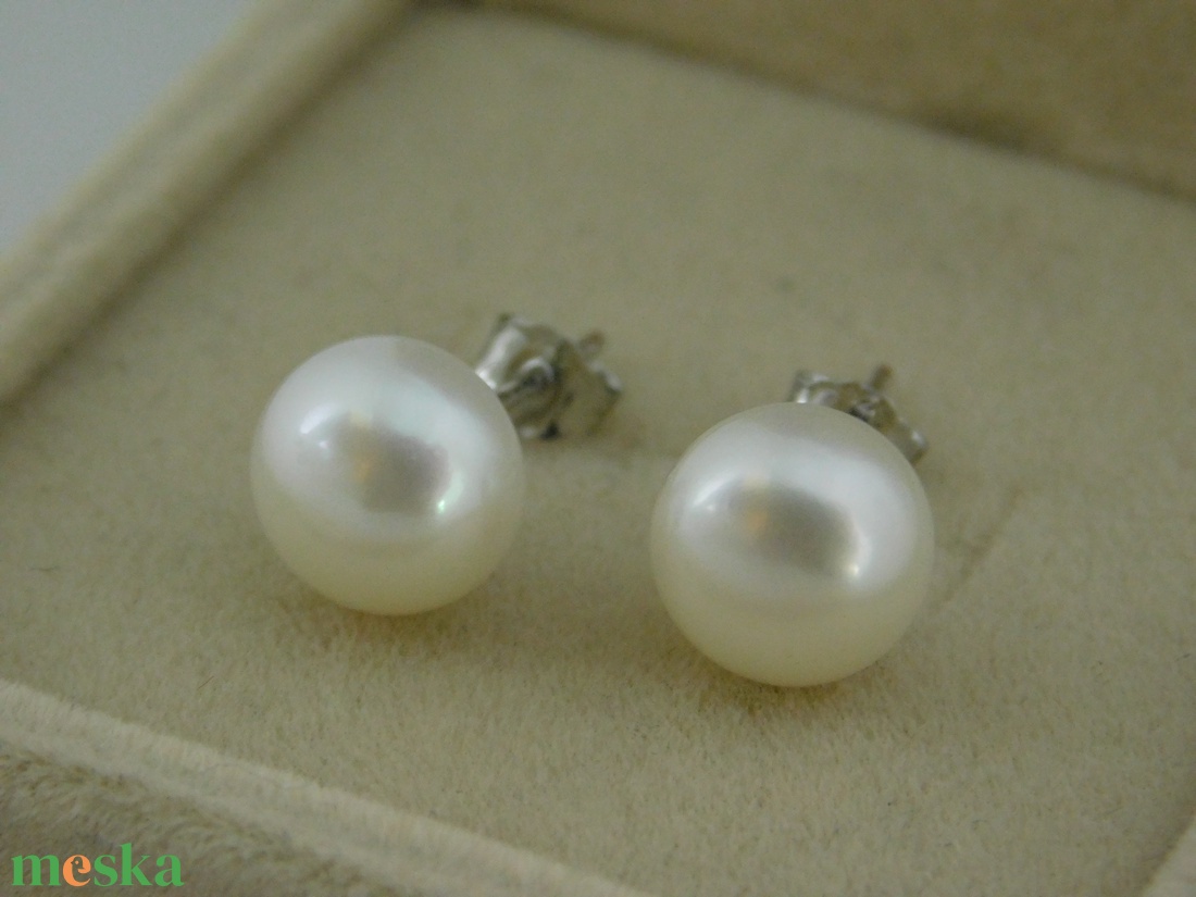 Gyöngy Ezüst 925 Fülbevalók 9 mm-es Fehér Gyöngyökkel - ékszer - fülbevaló - pötty fülbevaló - Meska.hu