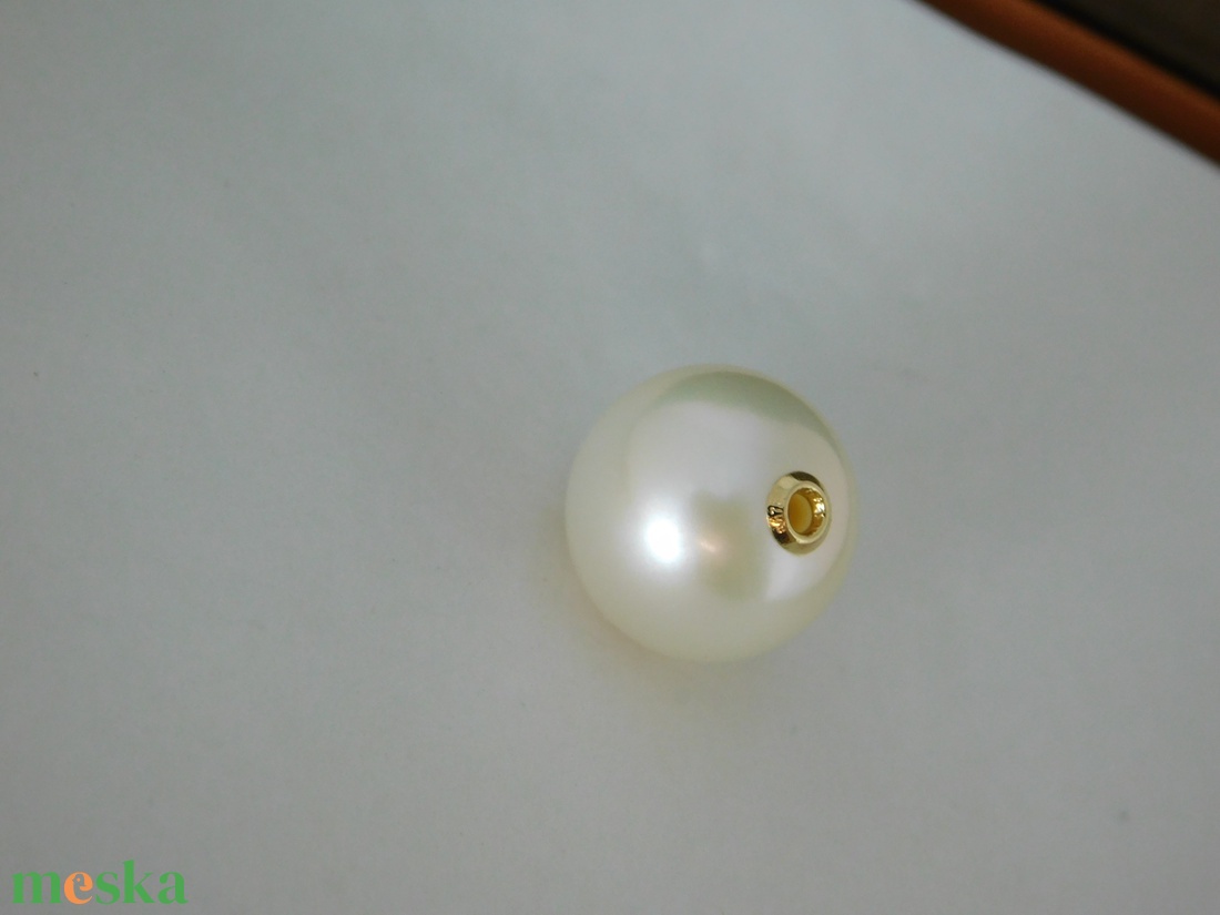 Sósvízi Edison Gyöngy Medál 18 K Arany Szélekkel AU750 Gyönyörű, Hatalmas 12.5 mm-es gyöngy - ékszer - nyaklánc - medál - Meska.hu