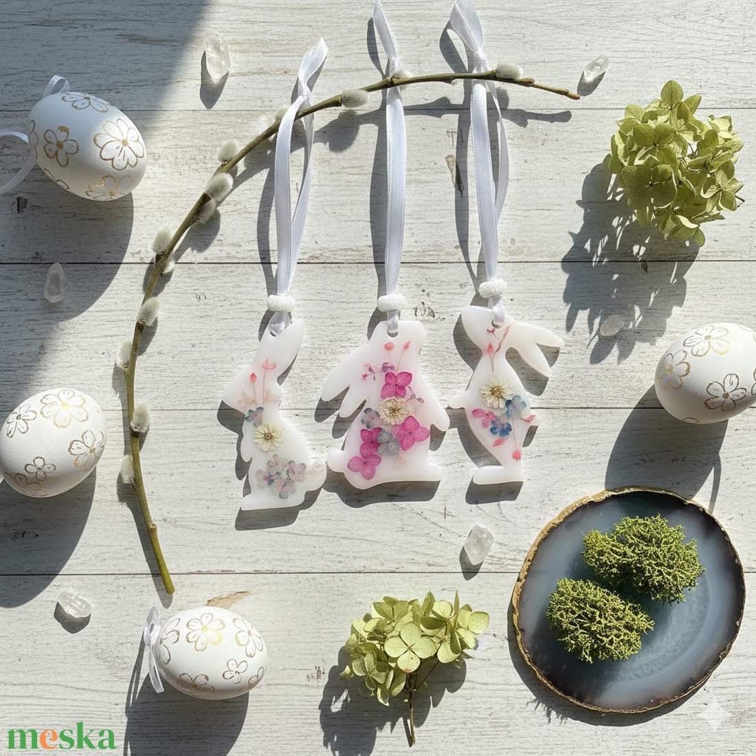 Húsvéti nyuszi függődísz � epoxi, valódi szárított virágokkal - otthon & életmód - dekoráció - húsvéti asztaldíszek - Meska.hu