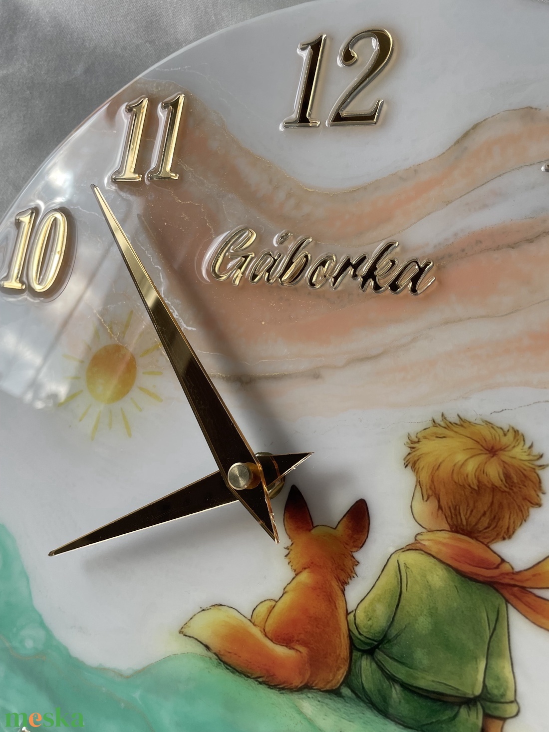 30cm -es Kisherceg ihlette epoxy falióra � egyedi kézműves falióra gyerekszobába - baba - mama - babaszoba dekoráció - gyerekszoba falmatrica - Meska.hu