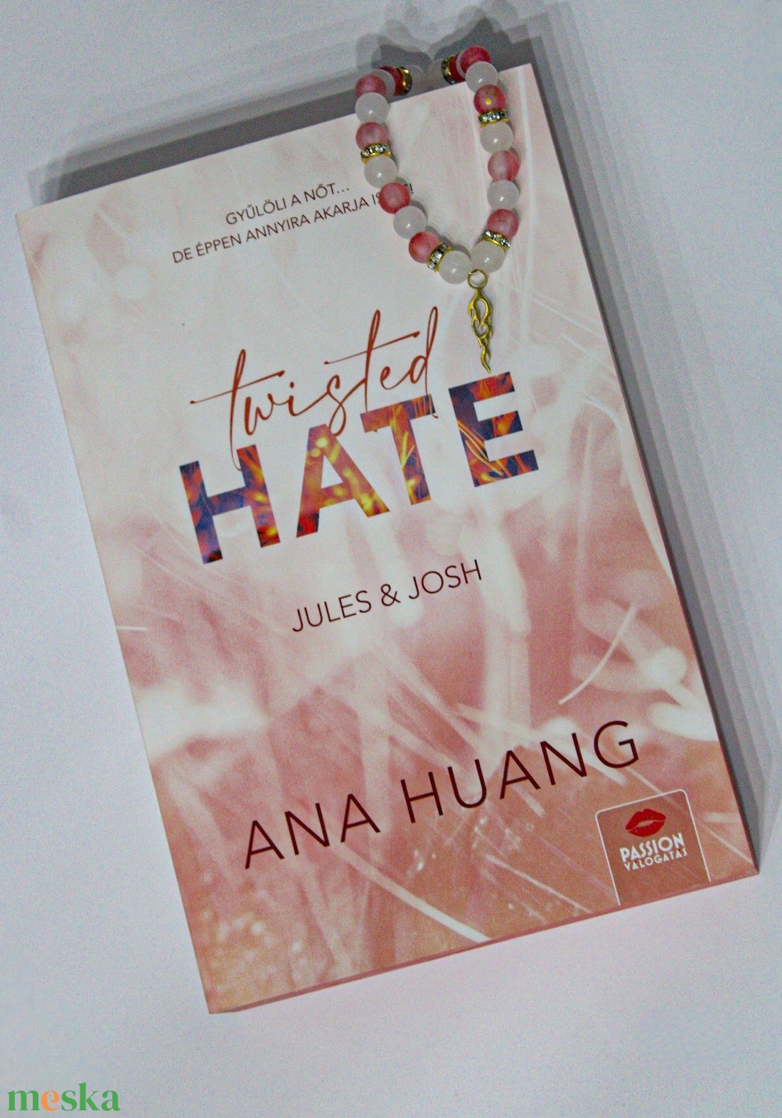 Twisted Hate karkötő - ékszer - karkötő - gyöngyös karkötő - Meska.hu