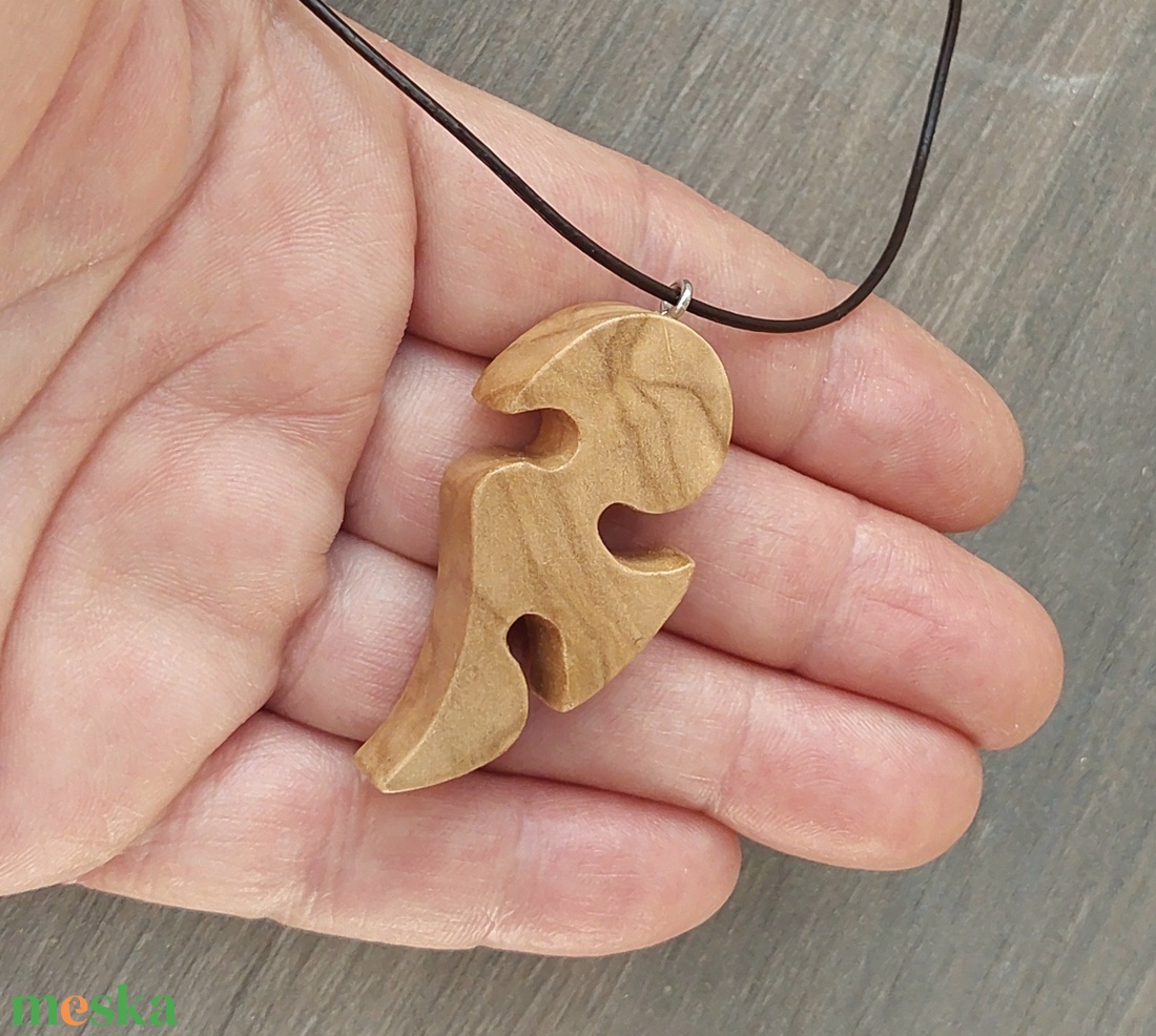 Tribal olajfa unisex amulett műbőr zsinórral - ékszer - nyaklánc - medálos nyaklánc - Meska.hu