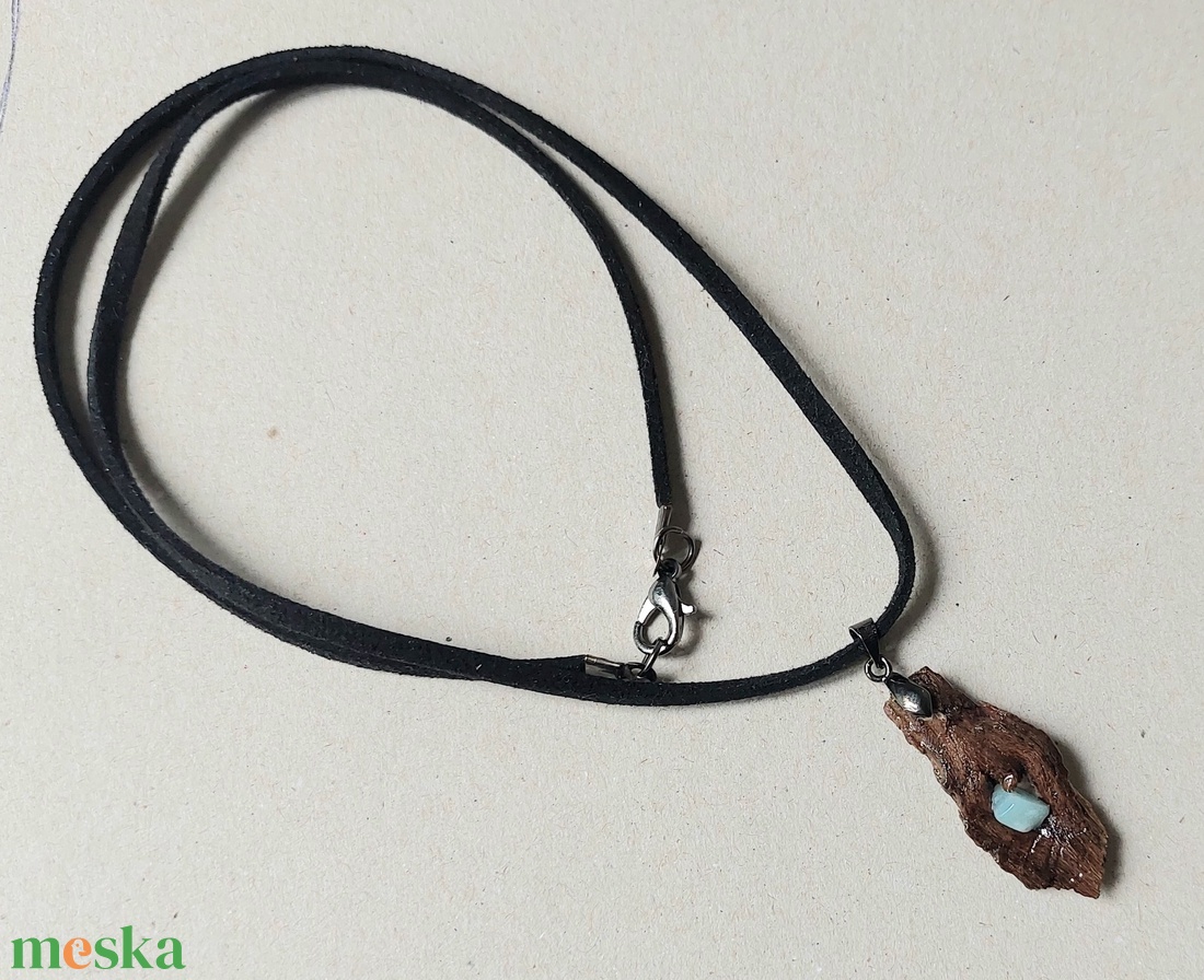 Uszadékfa amulett, nyaklánc amazonit ásvány kővel - ékszer - nyaklánc - medálos nyaklánc - Meska.hu