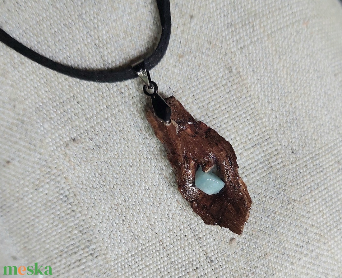 Uszadékfa amulett, nyaklánc amazonit ásvány kővel - ékszer - nyaklánc - medálos nyaklánc - Meska.hu