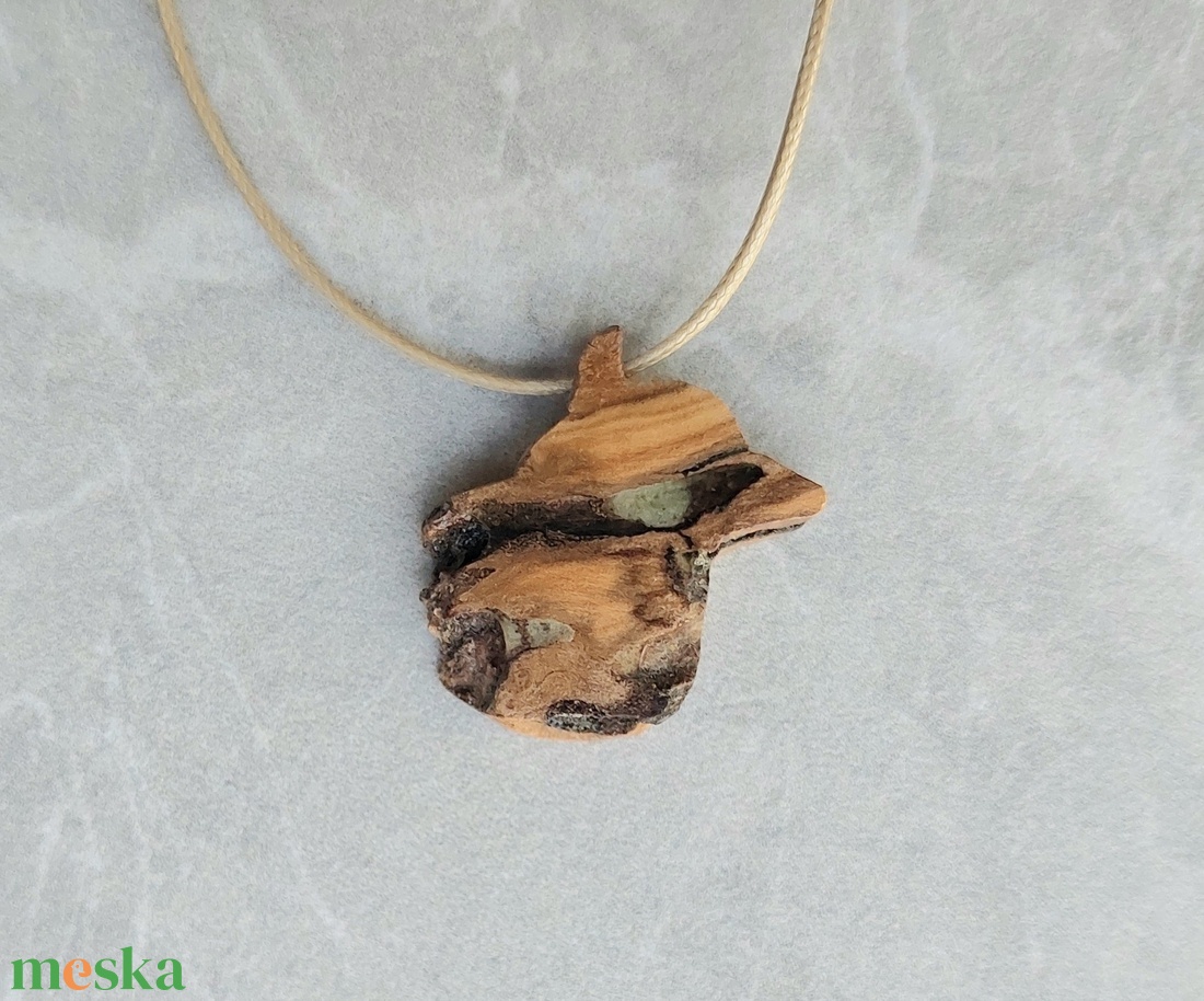 Farkasfej olajfa amulett / nyaklánc - ékszer - nyaklánc - statement nyaklánc - Meska.hu