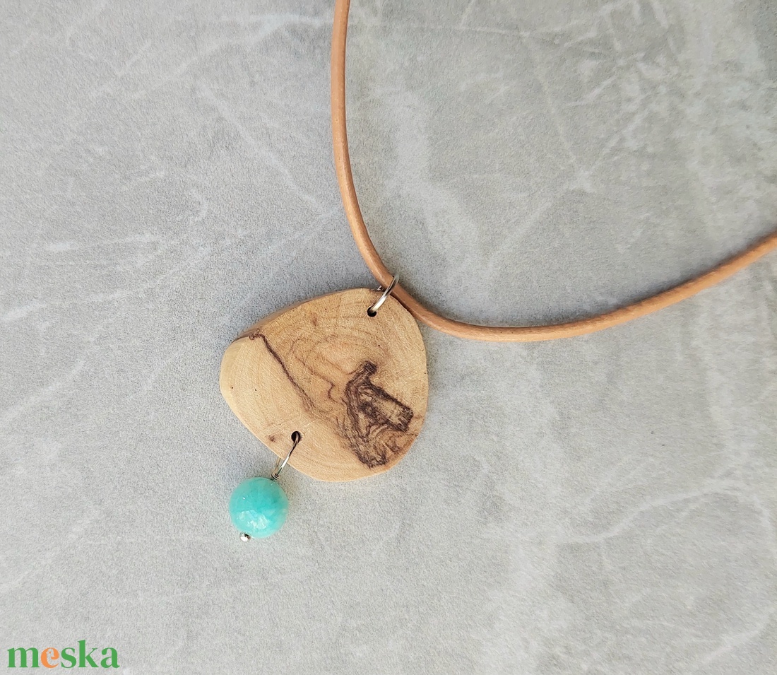 Olajfa amulett / nyaklánc türkizszínű jáde ásvánnyal - ékszer - nyaklánc - medálos nyaklánc - Meska.hu