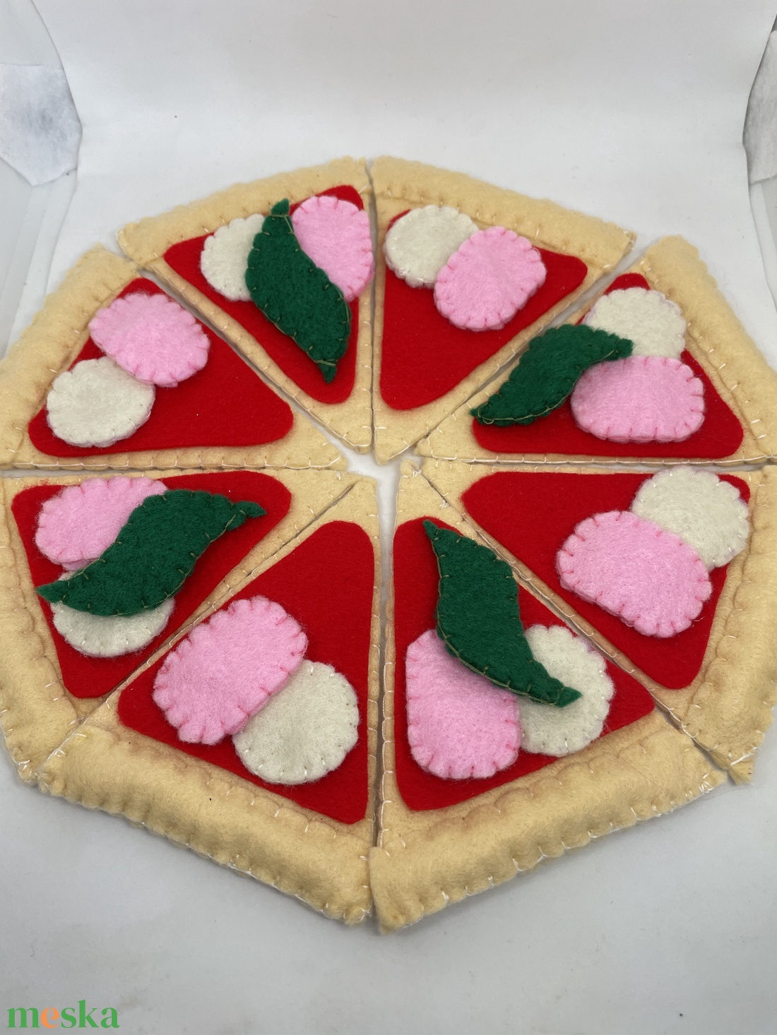 Egész pizza 8 szeletes - játék & sport - gyerekkonyha - játék ételek - Meska.hu