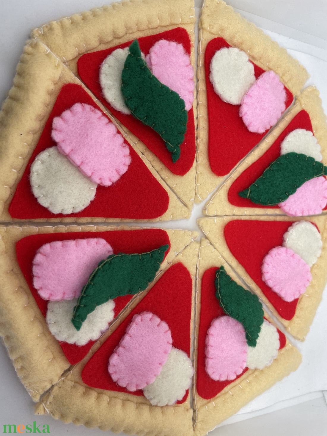 Egész pizza 8 szeletes - játék & sport - gyerekkonyha - játék ételek - Meska.hu