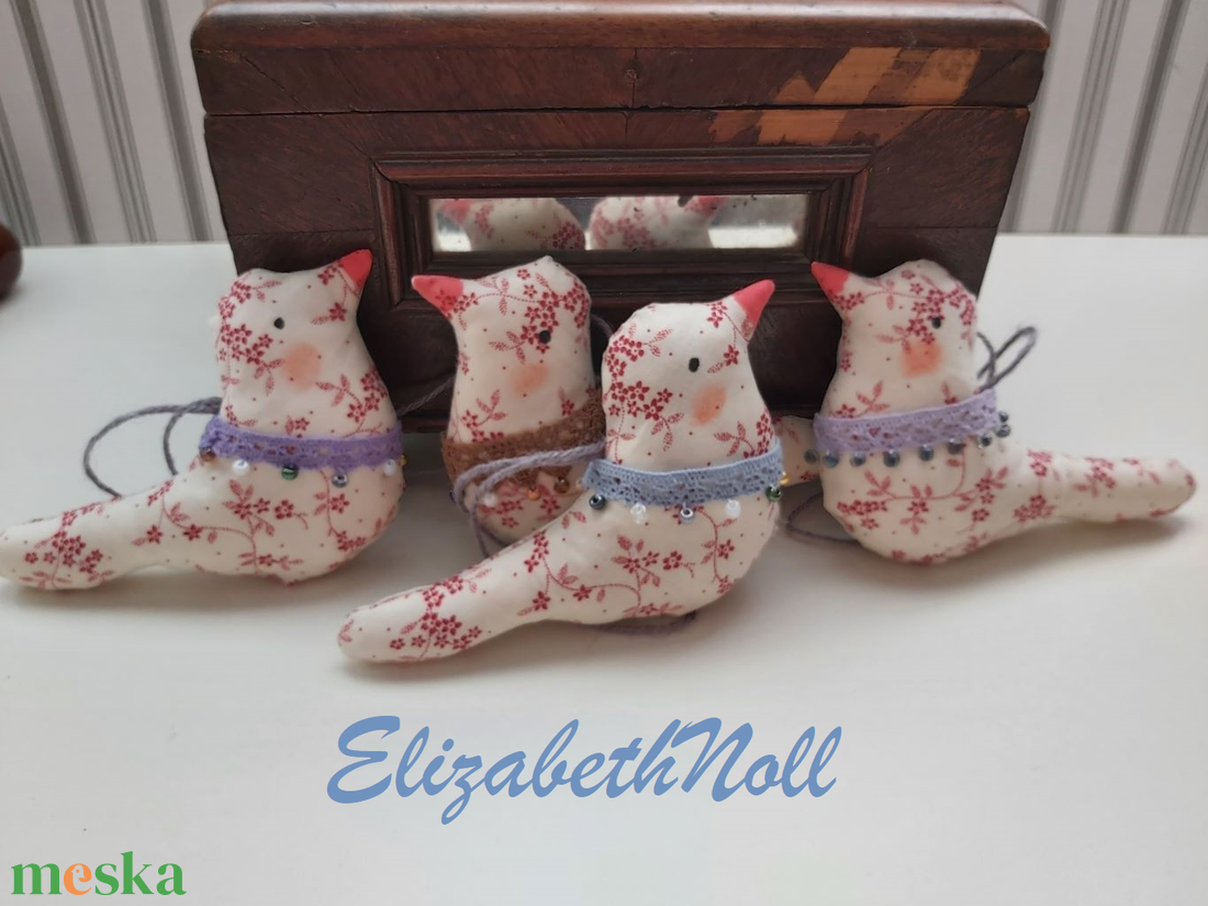 Gyöngyös, csipkés kismadarak - otthon & életmód - dekoráció - ajtó- és ablak dekoráció - ablakdísz - Meska.hu Gyöngyös, csipkés kismadarak - otthon & életmód - dekoráció - ajtó- és ablak dekoráció - ablakdísz - Meska.hu