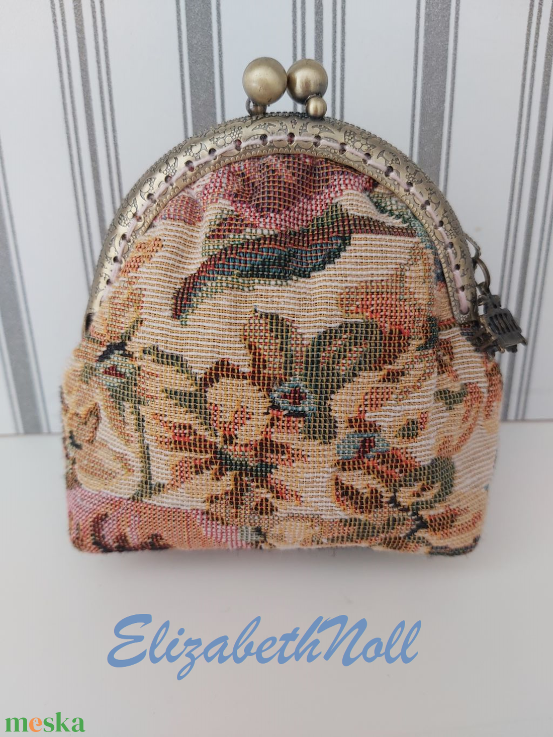 Virágmintás gobelin pénztárca, neszesszer - táska & tok - neszesszer - Meska.hu