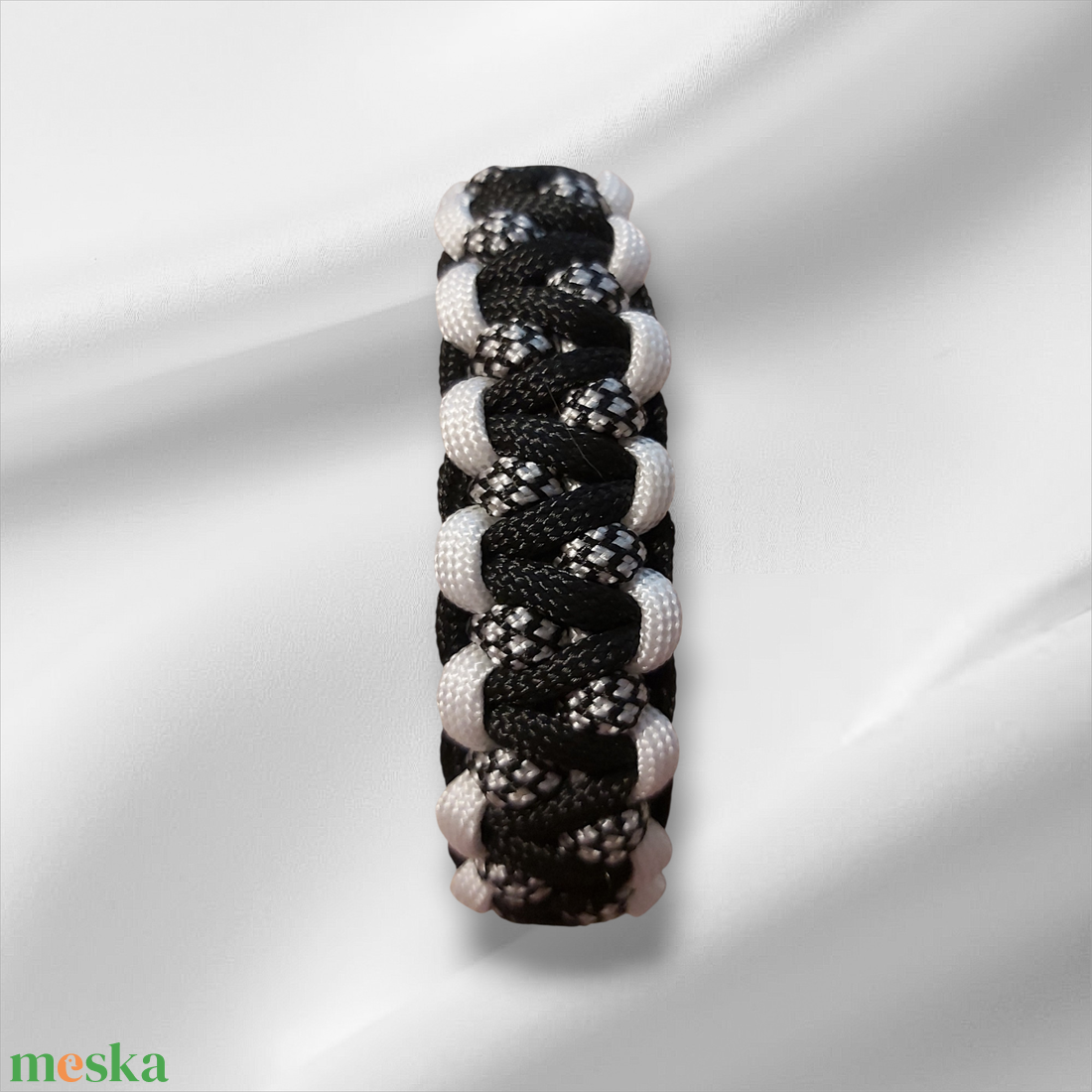 Paracord karkötő - ékszer - karkötő - fonott karkötő - Meska.hu