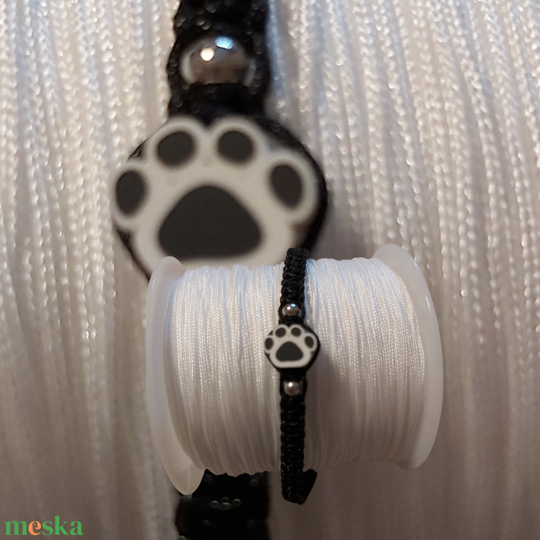 Tappancsos karkötő - ékszer - karkötő - fonott karkötő - Meska.hu