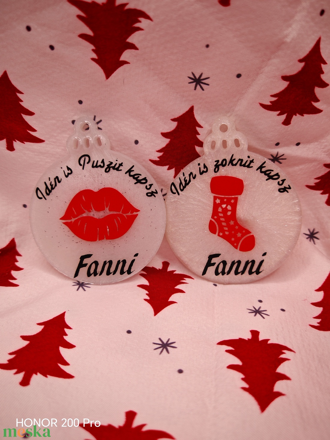 Karácsonyfadísz:Idén is puszit kapsz - karácsony - karácsonyi lakásdekoráció - karácsonyfadíszek - Meska.hu