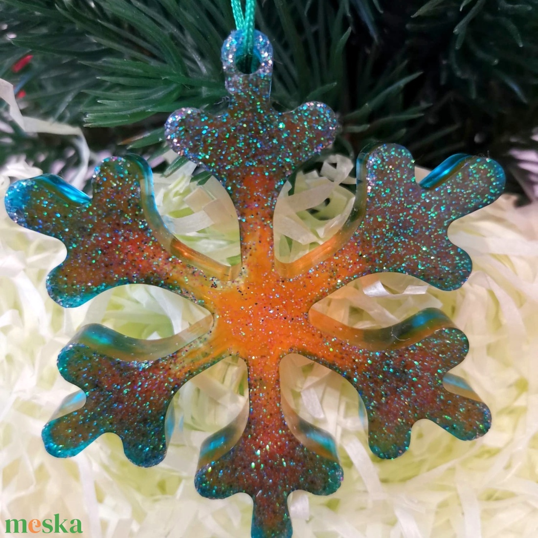 karácsonyfa dísz karácsony Hópehely epoxigyanta  - karácsony - karácsonyi lakásdekoráció - karácsonyfadíszek - Meska.hu