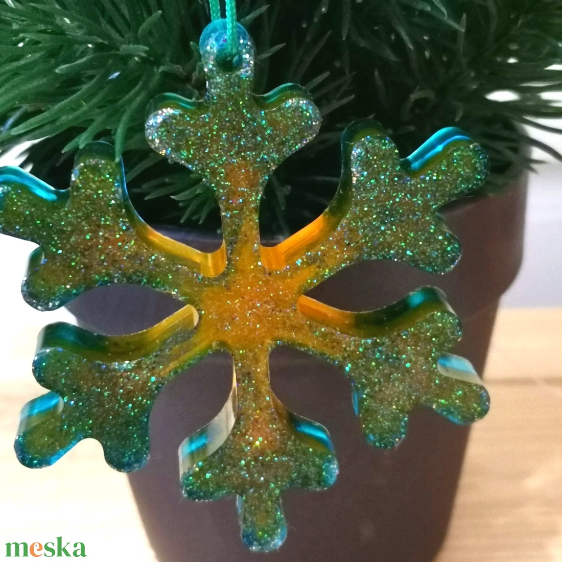 karácsonyfa dísz karácsony Hópehely epoxigyanta  - karácsony - karácsonyi lakásdekoráció - karácsonyfadíszek - Meska.hu
