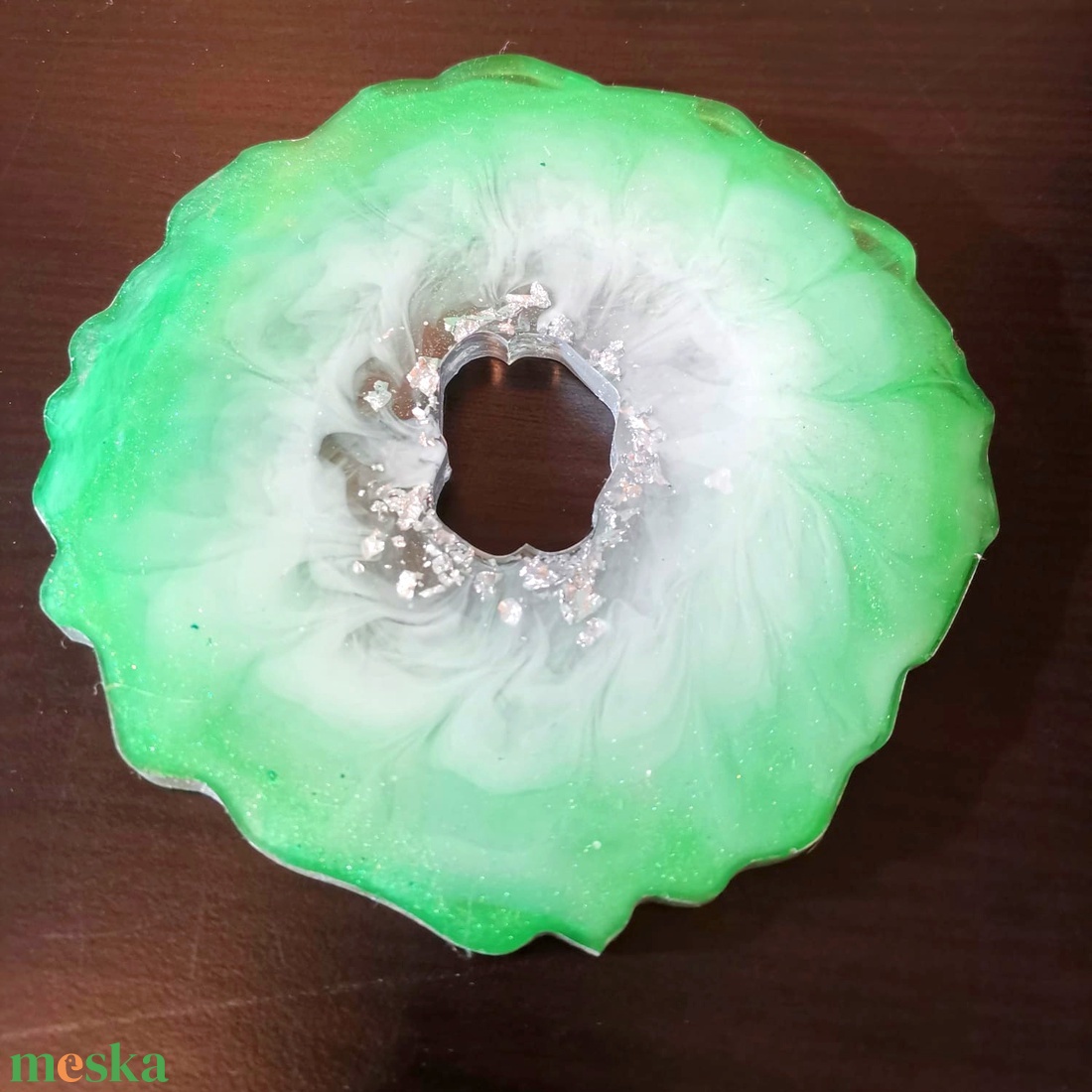 Asztaldísz. Támogatás egy csészéhez. Epoxi gyantával. 12 cm - karácsony - karácsonyi lakásdekoráció - ünnepi asztaldekoráció - Meska.hu Asztaldísz. Támogatás egy csészéhez. Epoxi gyantával. 12 cm - karácsony - karácsonyi lakásdekoráció - ünnepi asztaldekoráció - Meska.hu
