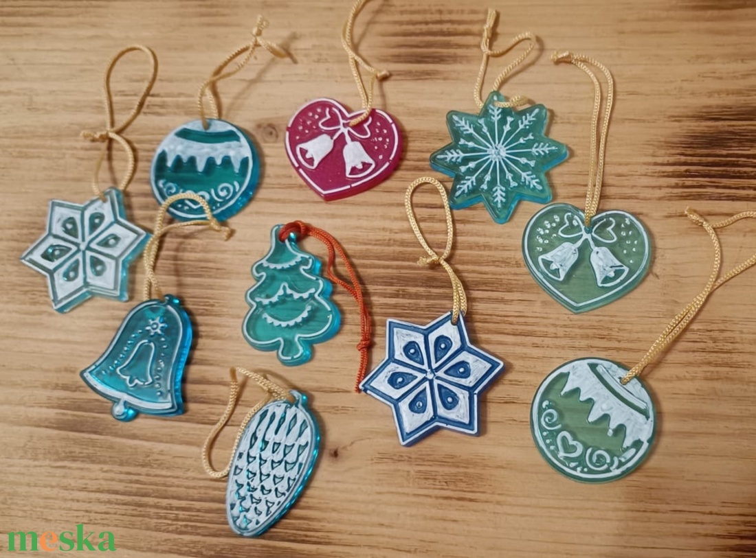 karácsonyfa dísz, karácsony, 10 darab készletben, epoxigyanta kéz díszítéssel  - karácsony - karácsonyi lakásdekoráció - karácsonyfadíszek - Meska.hu