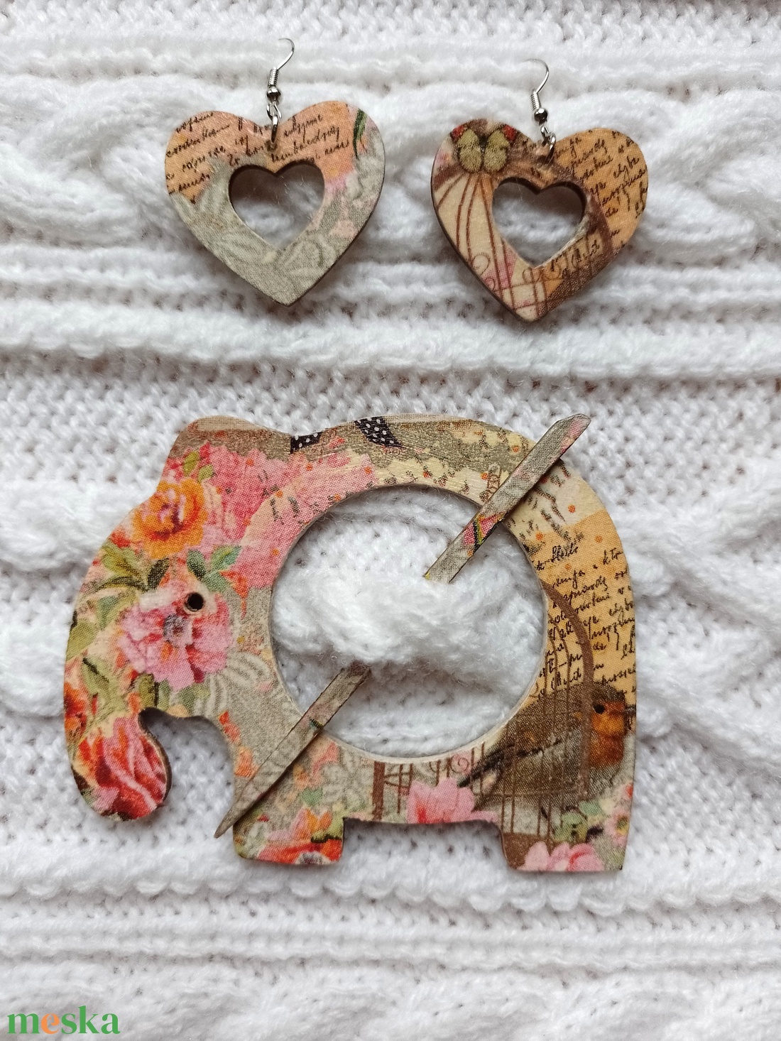 Elefánt formájú, dekupázsolt, fa sáltű / hajtű + fülbevaló szett - ékszer - ékszerszett - Meska.hu