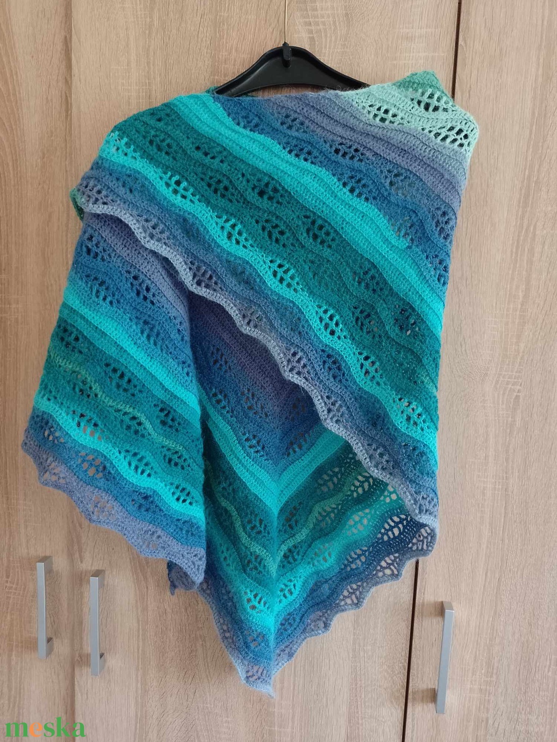 Hullámzó tenger, horgolt vállkendő - ruha & divat - sál, sapka, kendő - vállkendő - Meska.hu