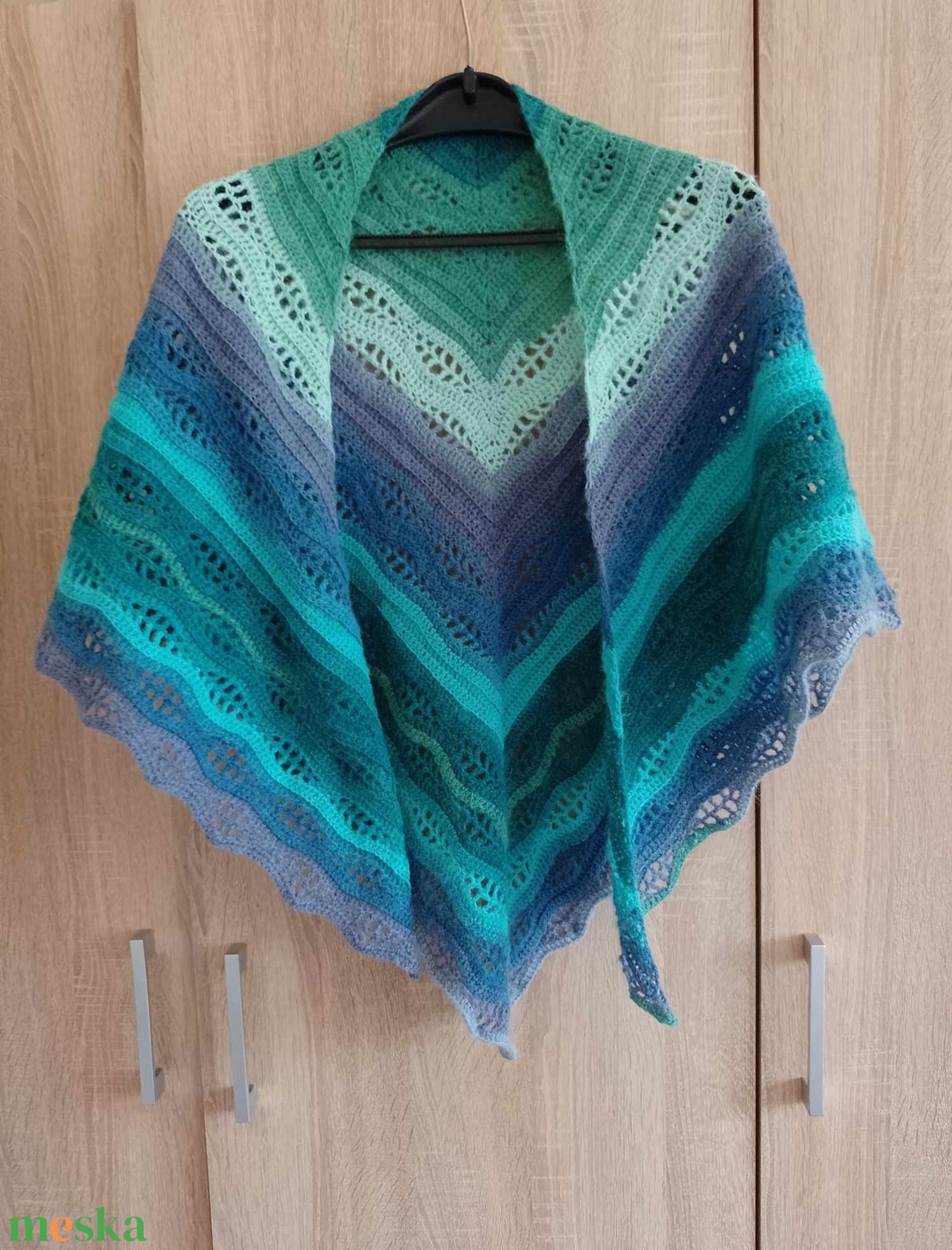 Hullámzó tenger, horgolt vállkendő - ruha & divat - sál, sapka, kendő - vállkendő - Meska.hu